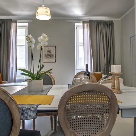 Liston Pied A Terre