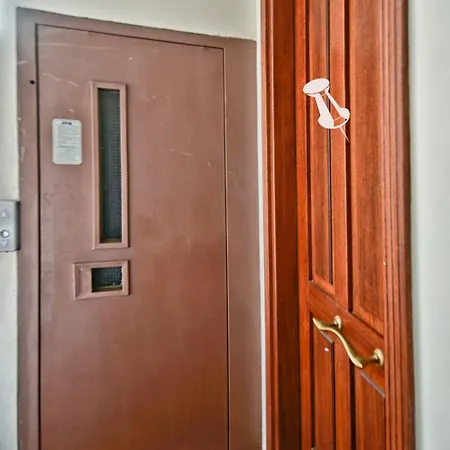 Liston Pied A Terre Apartment